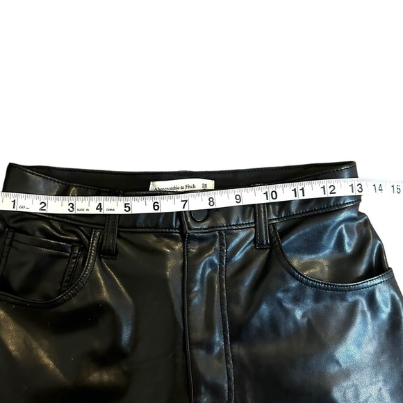 Abercrombie & Fitch Curve Love Vegan Leather Ankle Straight Pant - Picture 13 of 15